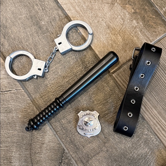 Spirit Cute Cop Police Officer Costume Size Medium - Picture 7 of 12